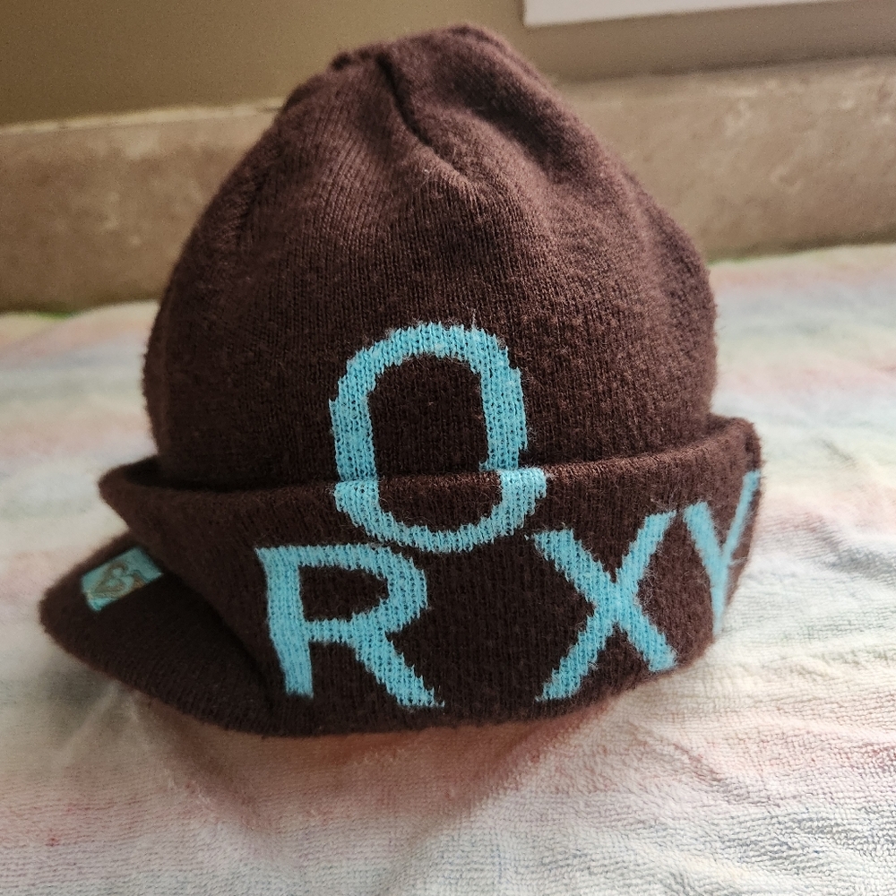 Women's Roxy Short Bill Beanie